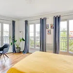 Stunning 2br + Balcony + View